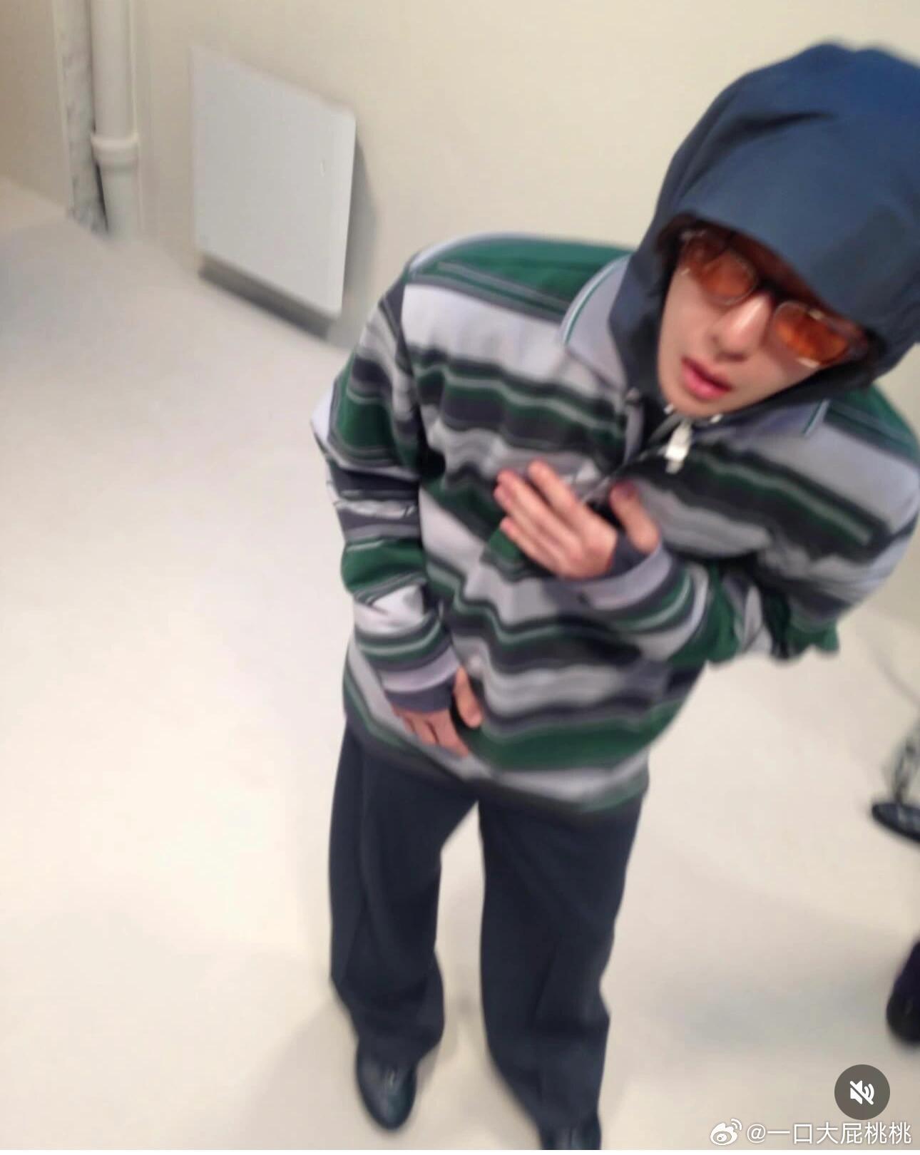 王一博更新ins，给你们看看拍拍男孩这次时装周三场大秀状态松弛，充电满级💯大秀