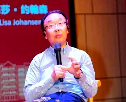 一张写着“耻辱合影”的照片，把四川雷波县教育局推上风口。
会议本是教研复盘，却把