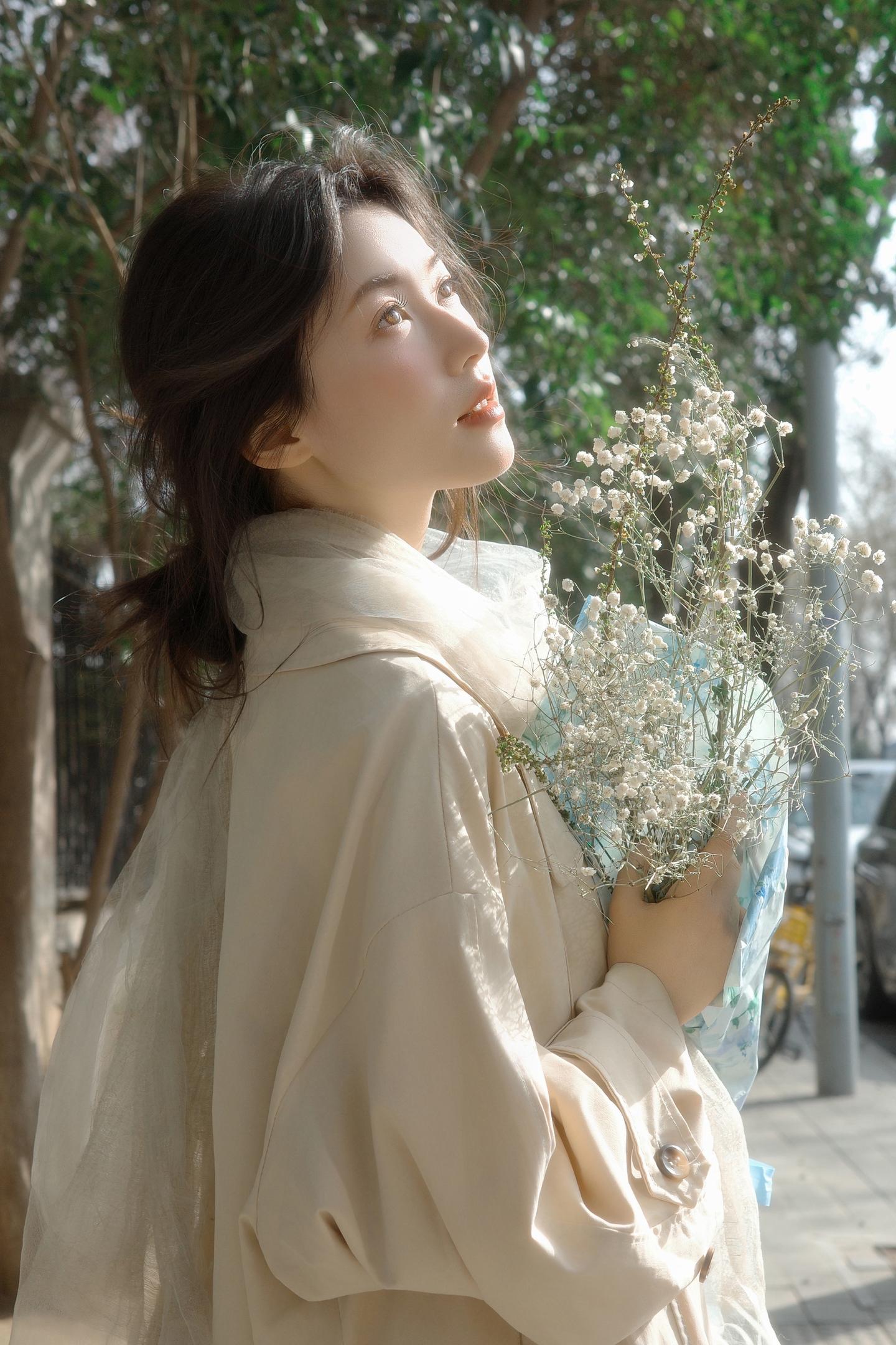 明明你也想我吧 怎么不敢再往前。