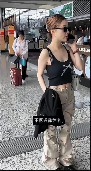 都快五十岁了，还是那么潮！你能叫出她的名字吗？你喜欢她吗？ ​​​