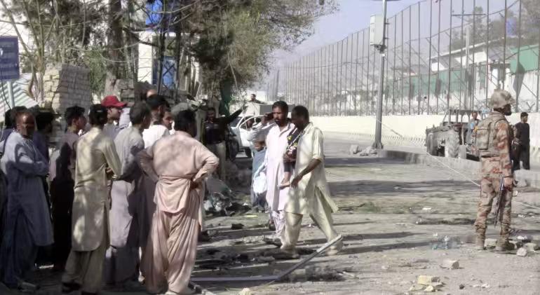 6日，巴基斯坦首都伊斯兰堡清真寺发生爆炸事件，据路透社报道，伊斯兰教逊尼派激进组