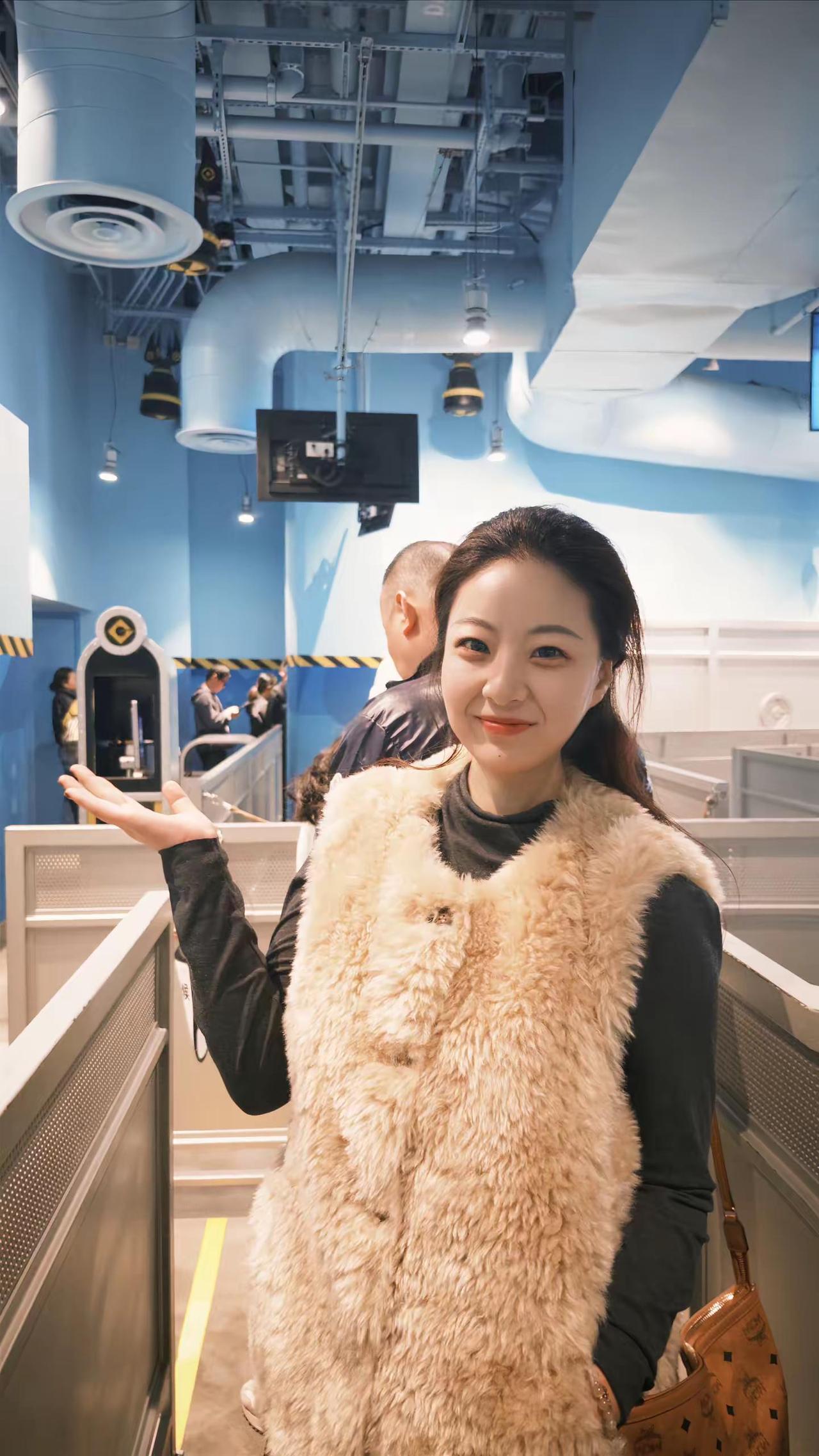 隔壁阿姨给小王 介绍了对象 说她单位的小张长得很漂亮十次相亲九次黄