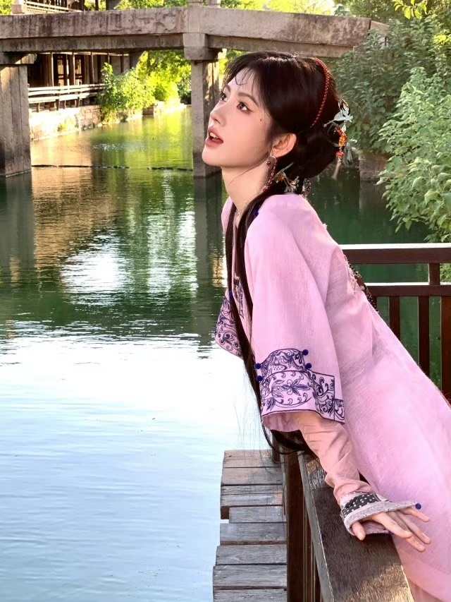 今天鞠婧祎超级多好事，鞠🐱好幸福。28号腾讯大会来战将公开片尾MV，是不是小鞠