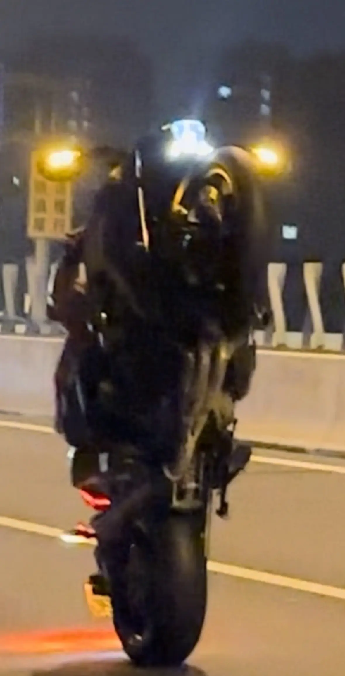 脾气还是有的古怪的