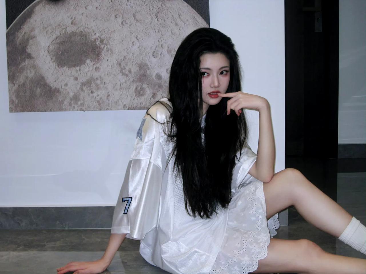 珍妮的眼神……[害羞]
#孙珍妮# #说TA# #娱乐# #八卦手册#