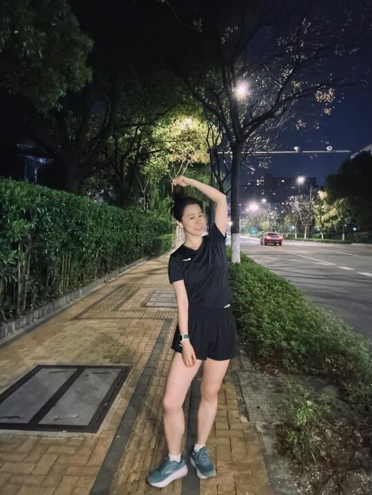 夜跑10k｜有人跑完拿铁🏋️‍♀️，有人跑完拿铁