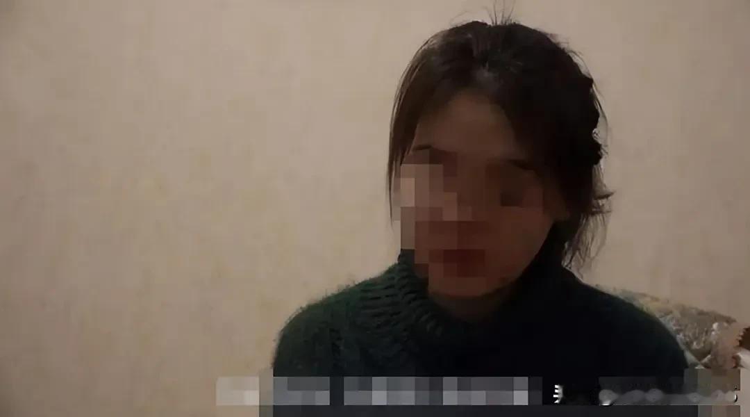 陕西榆林一托管学校，女老师龚倩面试时，校长冯有为以“考验酒量”为由将其留置。龚倩