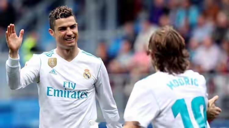 魔笛：我加盟皇马第1天到更衣室，C罗在按摩床上说“你终于来了”体育足球 12月0