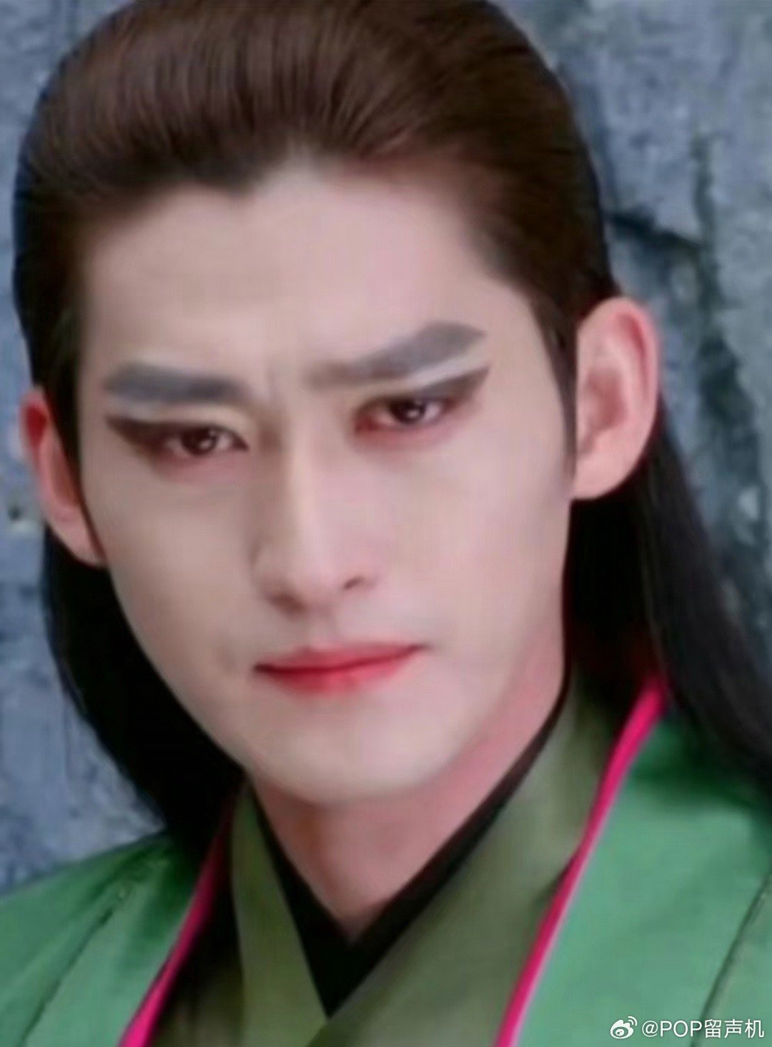 时间打不败的是我的审美 终究还是爱上了和你一样的脸 翰啊。。。民啊。。。 