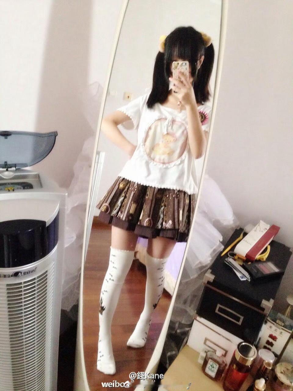 小钱的萝莉lo娘时期太可爱了吧 ​​​