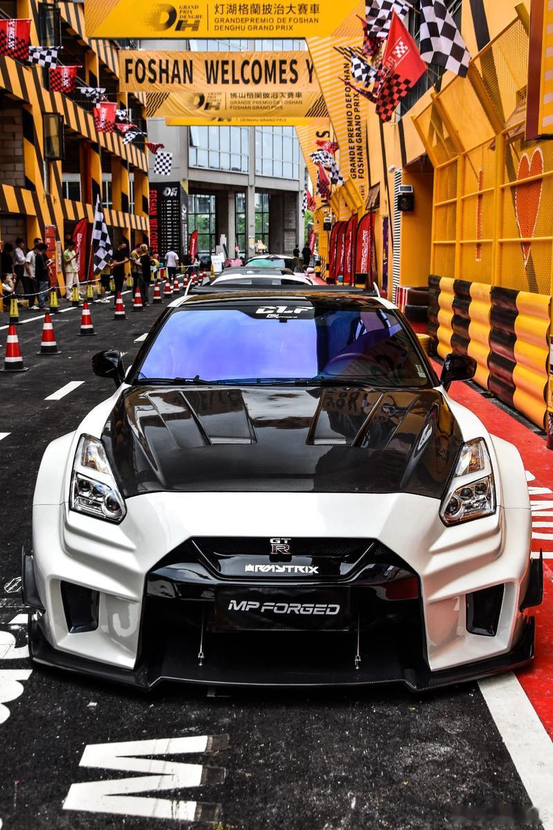 又1中年人的神车沉沦，卖总部求生！日本汽车大势已去？没想到到了2025年快结束车