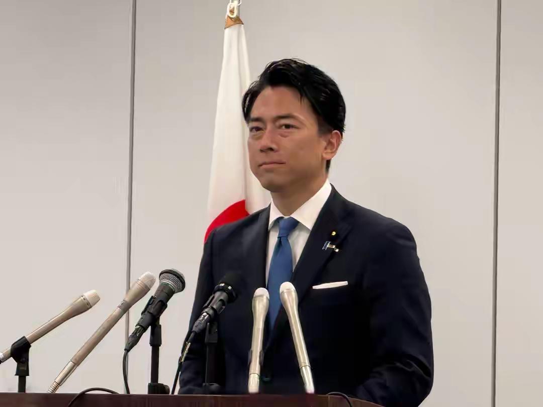 自卫队官员提刀闯中国使馆，这事儿搁在哪个国家都算捅破天了。可日本政府的回应，就一