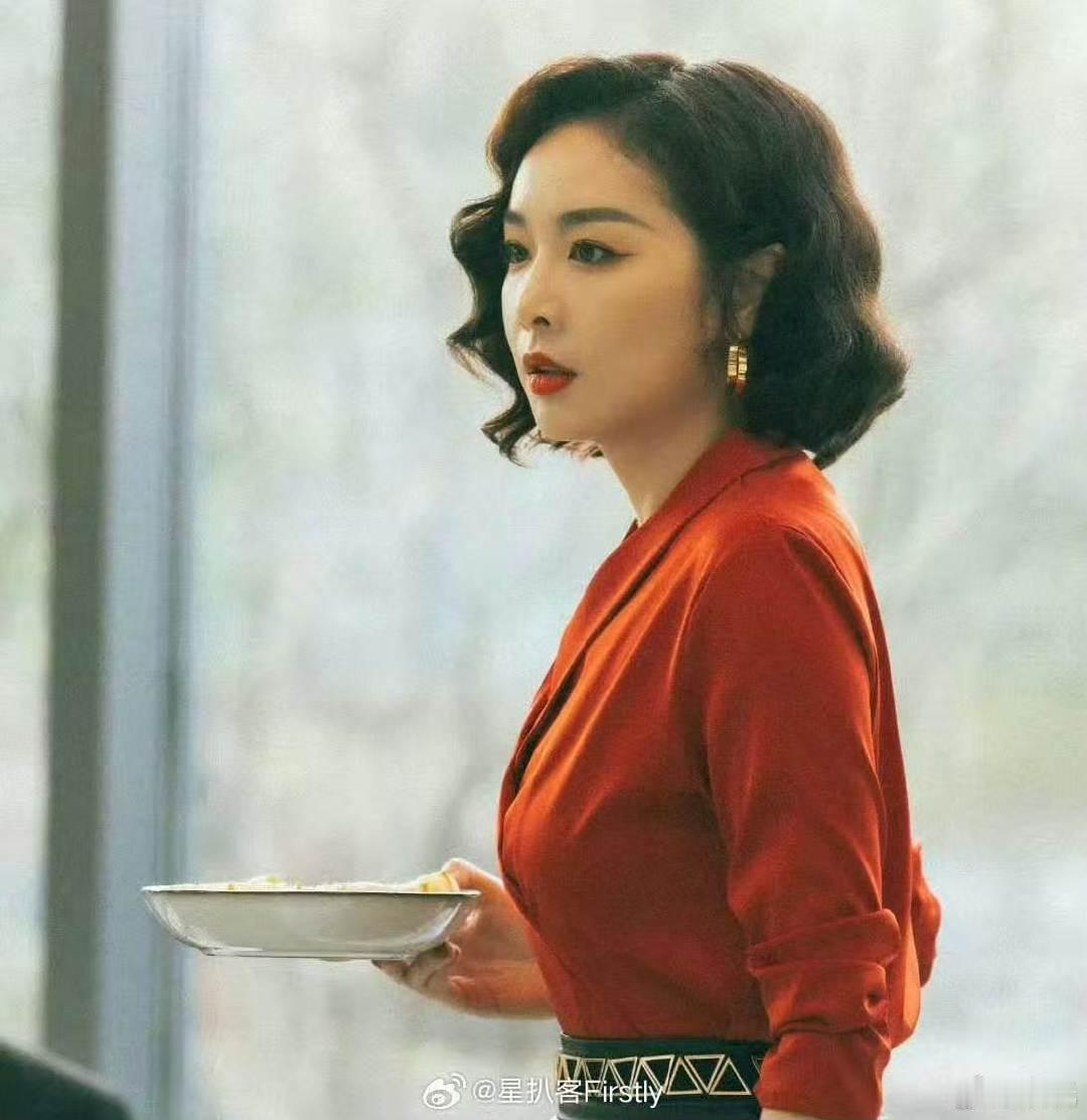高叶也逃不过被叫大姐百厨大战食神百厨大战高叶两种模式自由切换，冷艳大嫂气场和爱笑