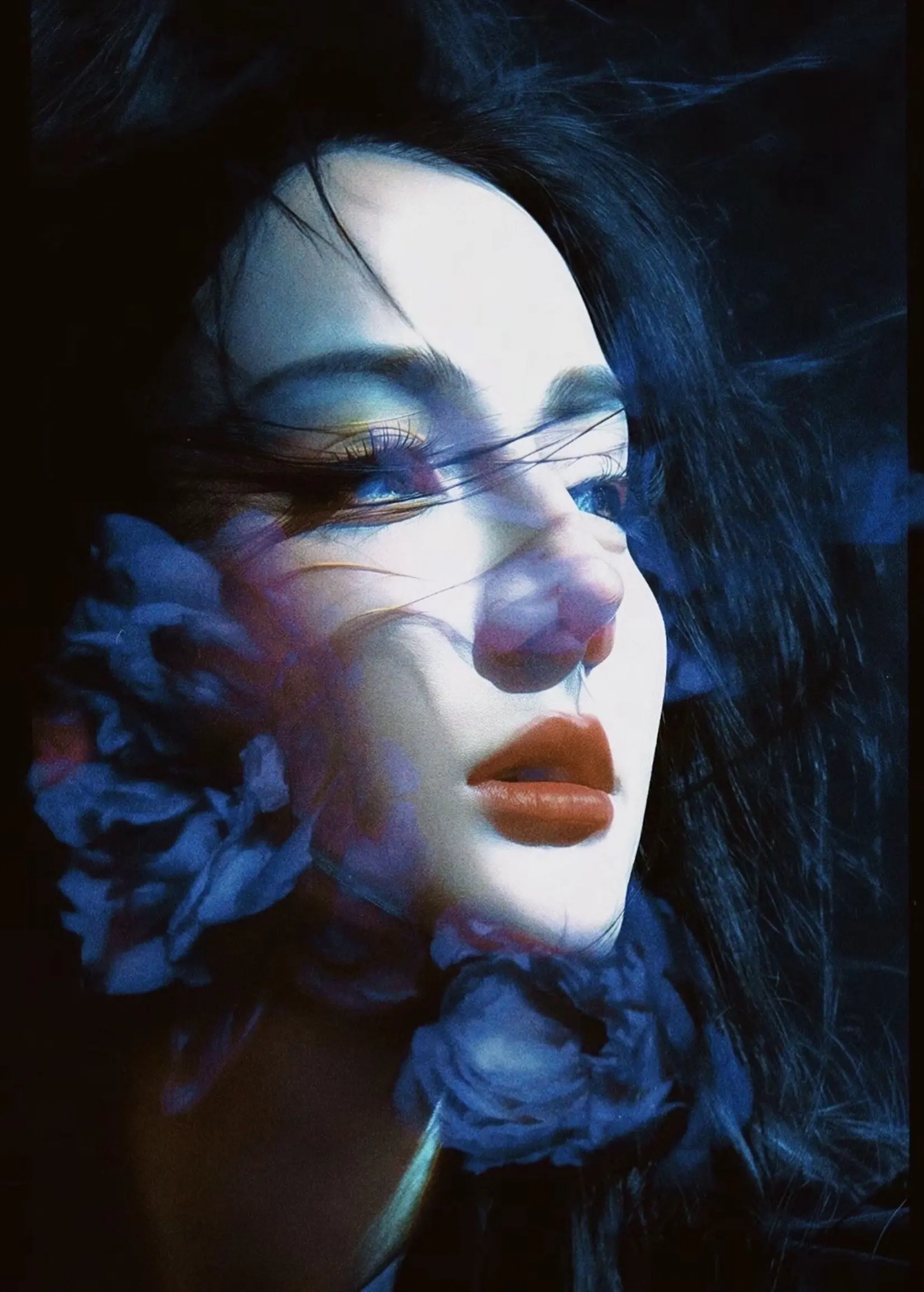 玫瑰暗放，你自发光。