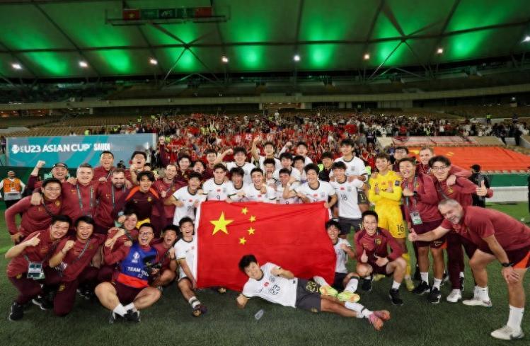 人民日报体育评U23国足：配得上喝彩，这份坚韧与拼劲超越胜负
2026年U23男