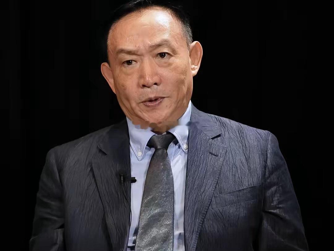 掌声响起来！经济学者卢麒元发声，自己人拼命往下砸，砸到地板上还嫌不够，还要往地下