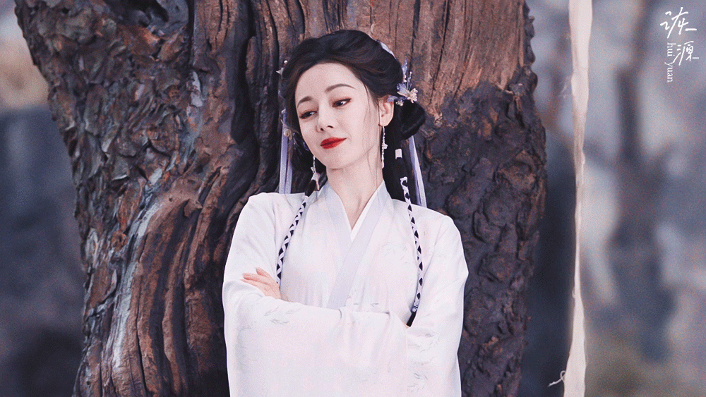 迪丽热巴 《白日提灯》贺思慕 / 动图▷EP01-11 垂发+紫衣（紫白）-抱臂