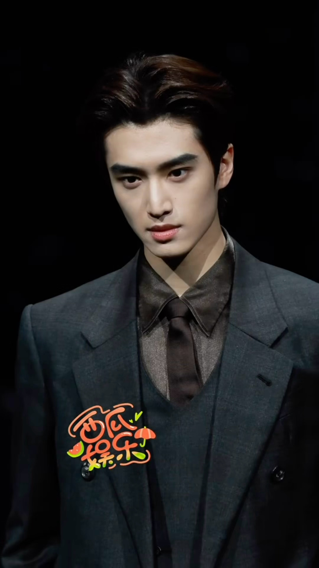 张康乐好权威的骨相微博之夜红毯 张康乐好正的五官