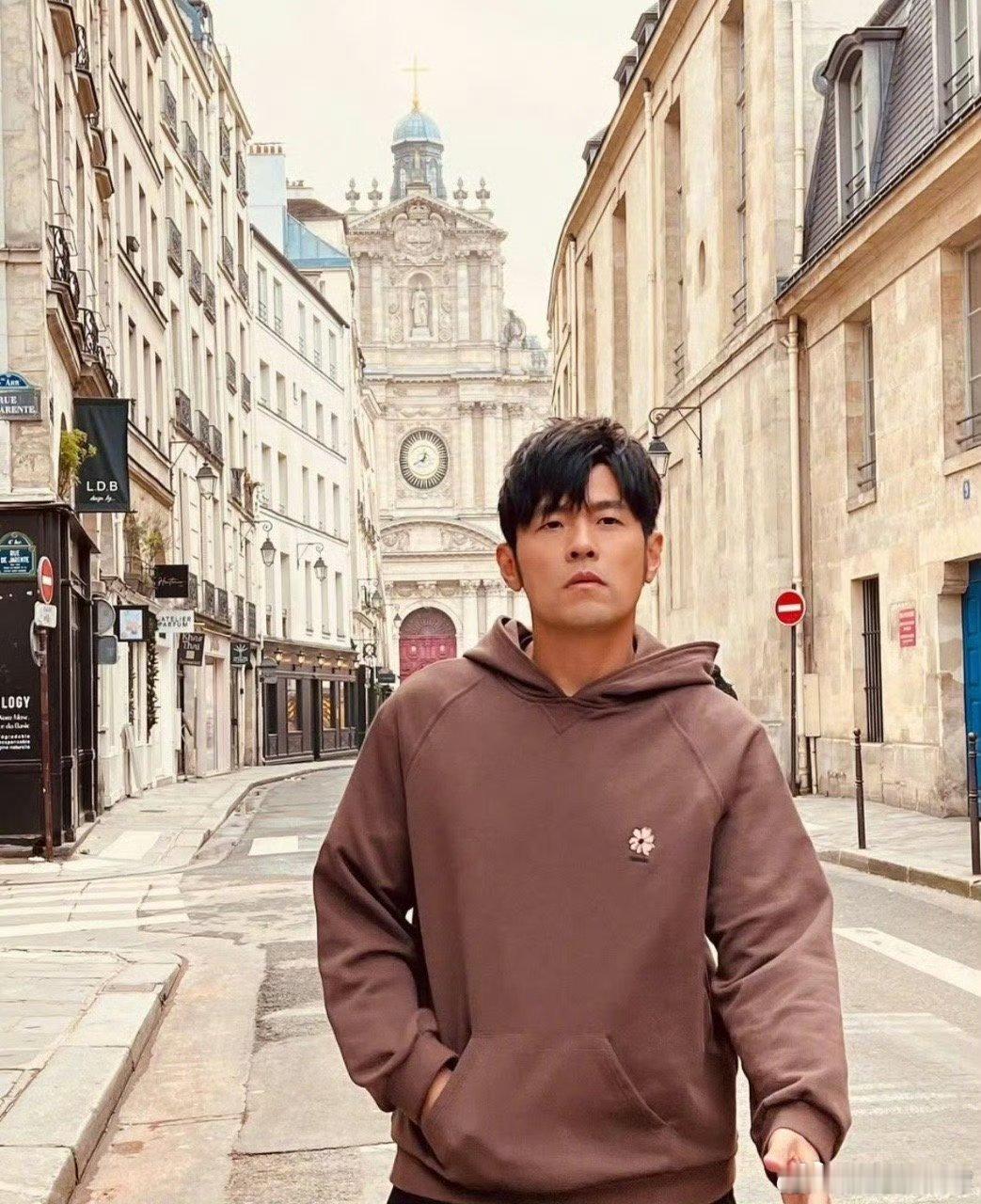 汪东城收藏周杰伦腹肌视频汪东城收藏周杰伦腹肌视频被网友抓包，大家来数数汪东城收藏