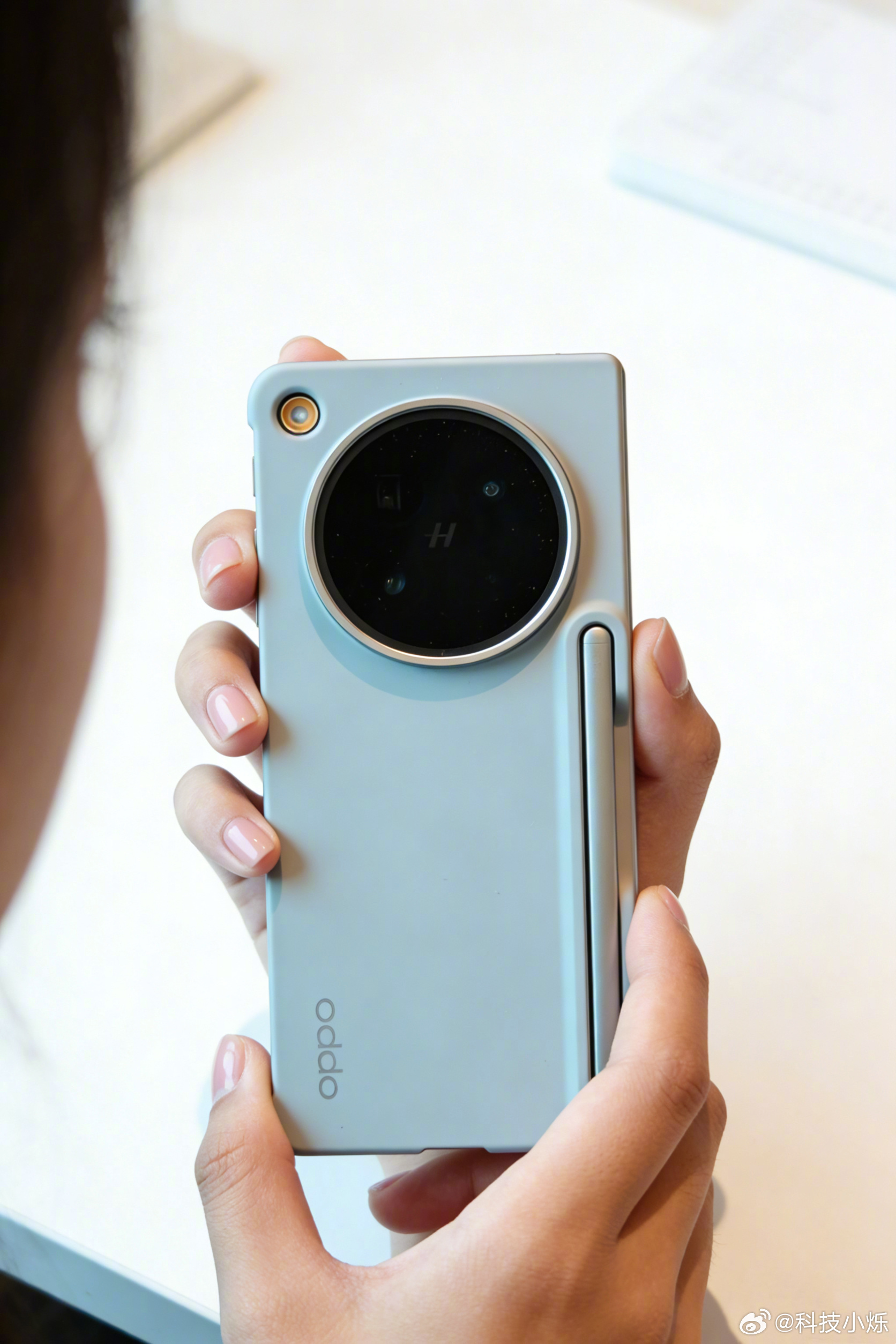 OPPO Find N6这手写笔设计太懂生产力党了✨ 把笔嵌入保护壳，既防丢又便