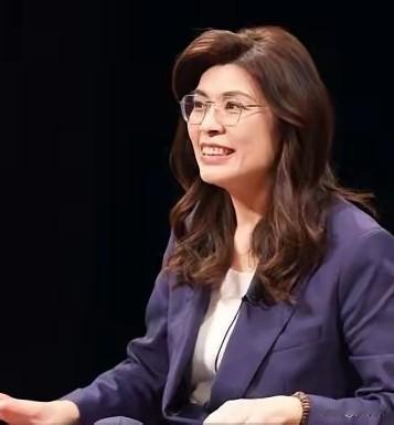 “这就是两岸为什么需要对话的原因”
郑丽文近日直面媒体询问她对大陆海警船驶入太平