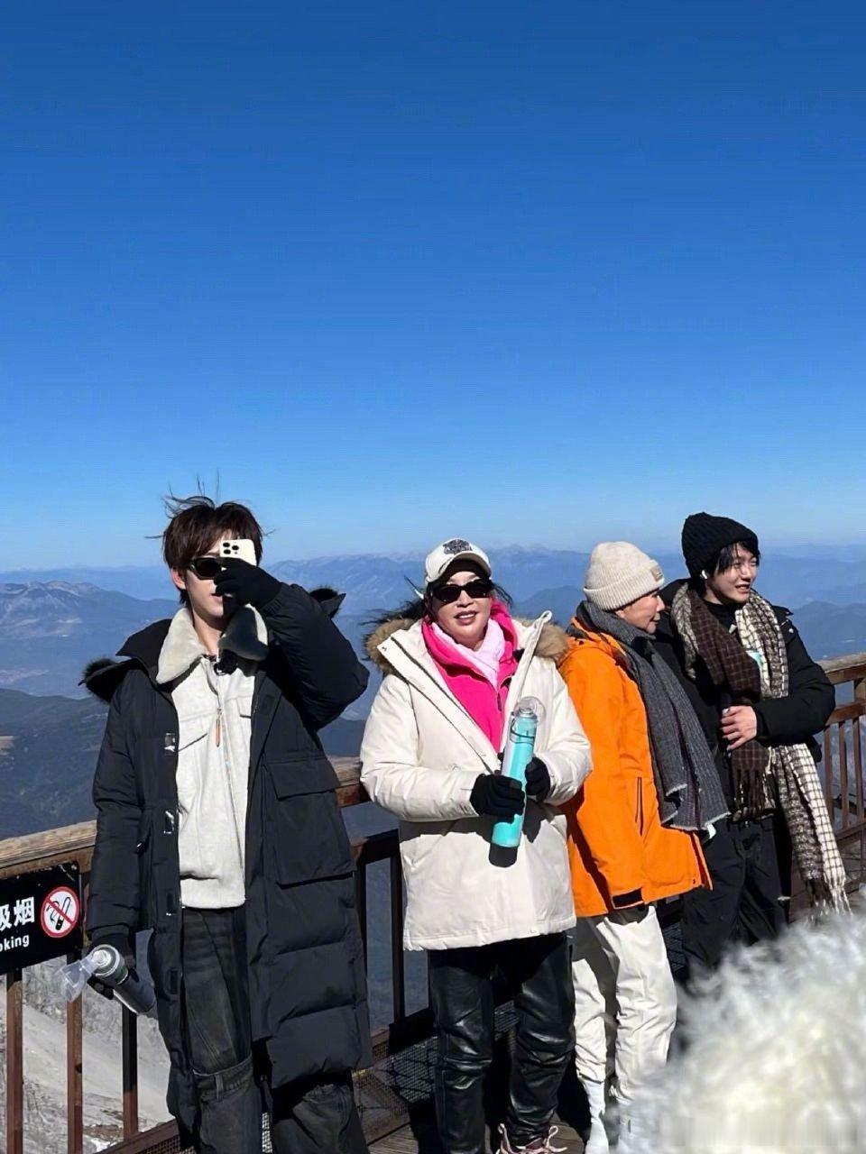 刘晓庆不知道贺峻霖是谁 牛在在分享的故事太逗！刘晓庆把粉丝对贺峻霖的应援当给自己