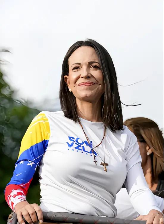 据《拉丁时报》报道，2025年诺贝尔和平奖得主、委内瑞拉反对派领袖玛丽亚・科里娜