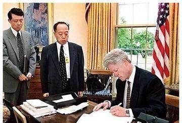 1999年，美国“误炸”中国驻南大使馆，多年后克林顿自传揭露真相？

比尔·克林