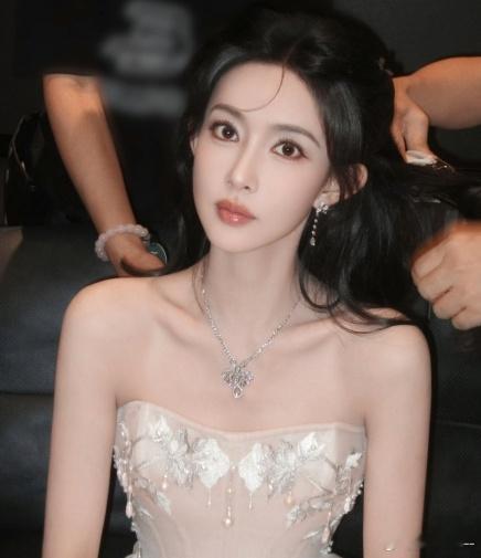 星光大赏内娱花生都来了 谁的DNA动了！陈都灵周也气质绝了，丁禹兮龚俊少年感爆棚