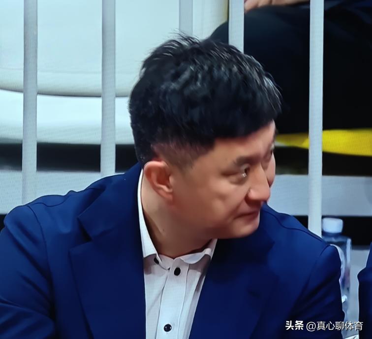 杜锋对麦考尔抱很大希望的，希望他就是那个天选的小外援[大笑][大笑][大笑]
麦