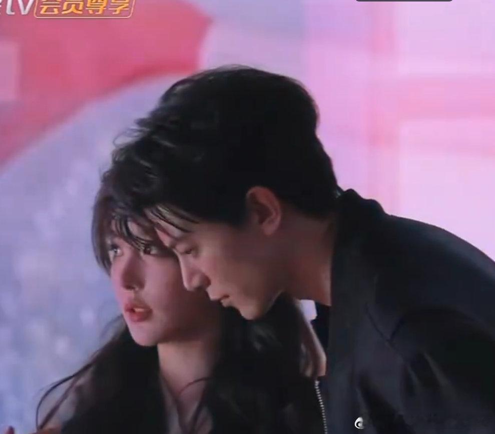 孔雪儿邓凯好六借位吻孔雪儿邓凯好六开场舞有借位吻 家属感拉满！孔雪儿邓凯开场舞太