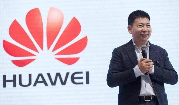 华为退休老通信人掏心里话！别光喊爱国口号，还记得90年代装座机几千块初装费吗？当