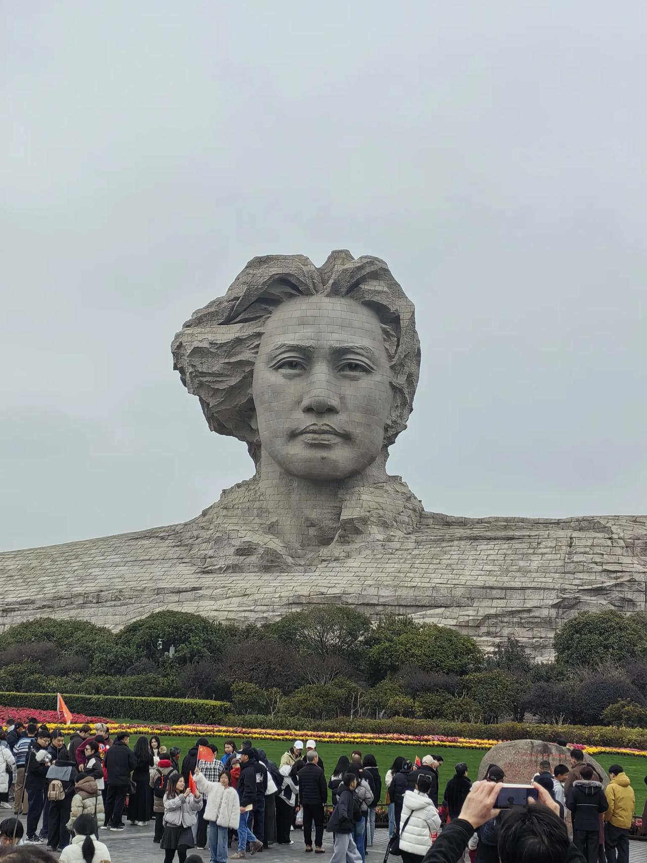 谁能想到，13个中国人105年前在上海，偷偷召开的一次会议，却成了改写世界历史的