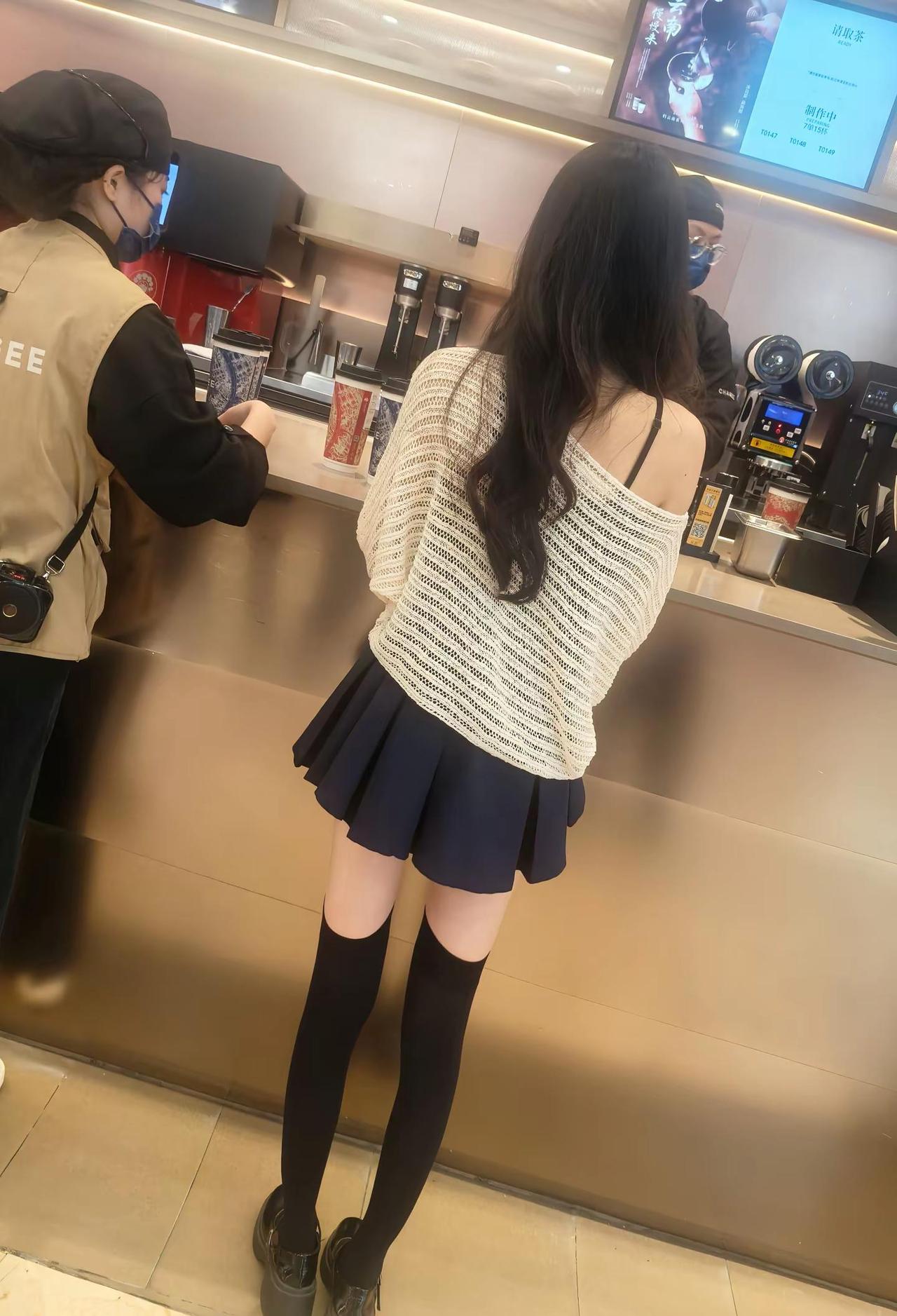 为什么只记得我的不好   不记得我陪你走过的路呢.