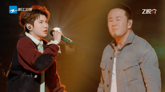 王源杨坤 老男孩王源清亮嗓音×杨坤磁性烟嗓=《老男孩》最佳打开方式！这波跨世代合