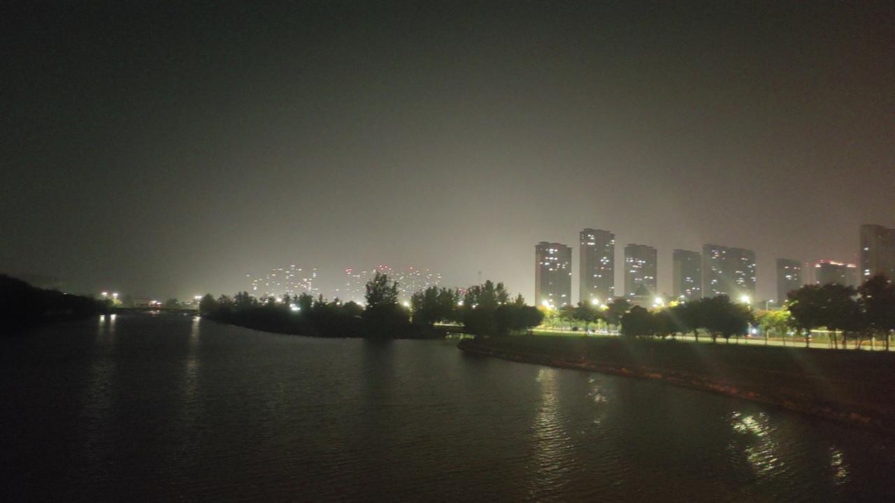 稀土长臂管辖以及储能等领域的管控，将对中美竞争和世界格局产生重大逆转。一方面，这