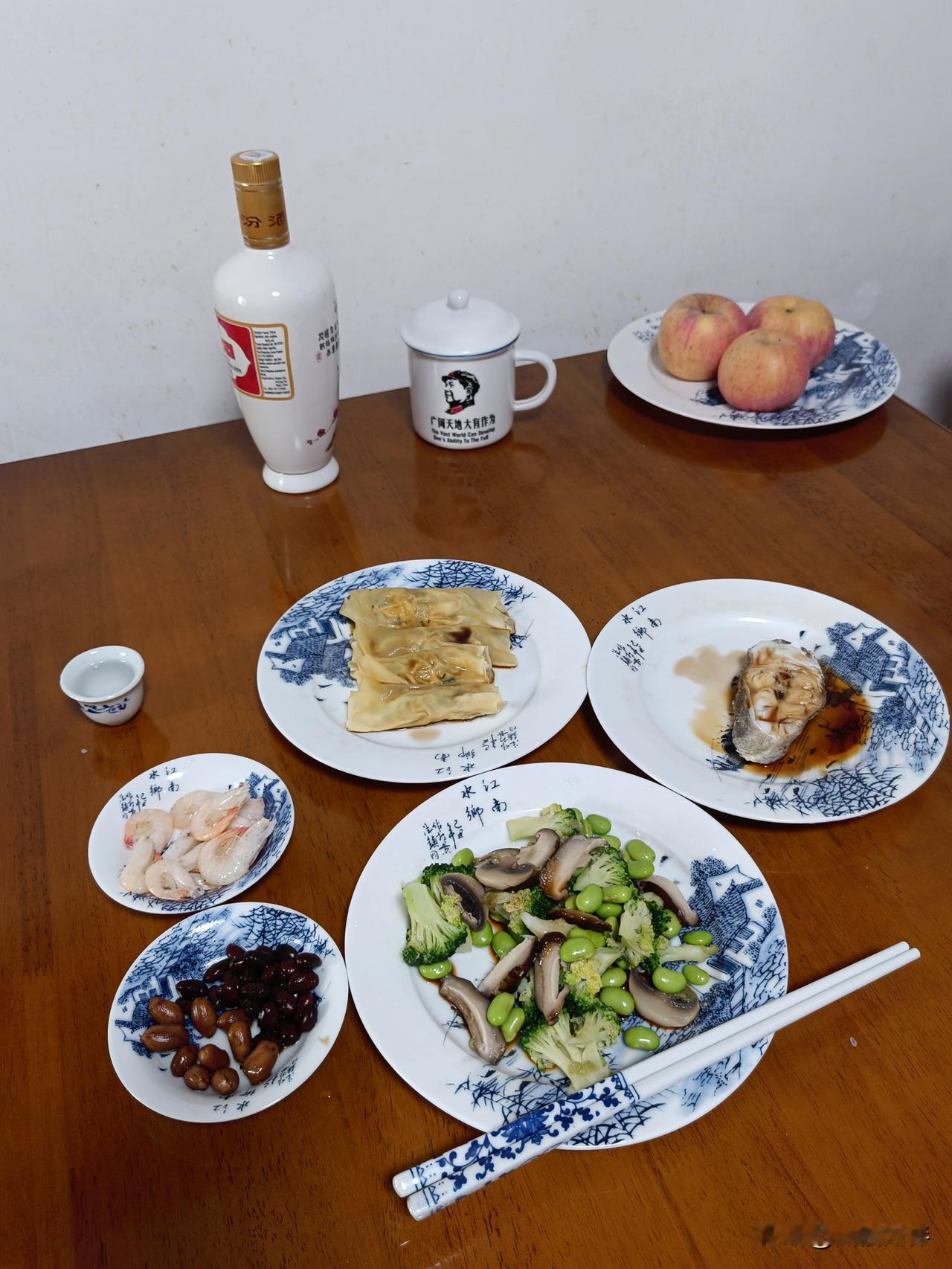 你有钱就是英雄，你没钱就是狗熊，现实生活讲究的就是一个实际，现在谁和我讲大道理，