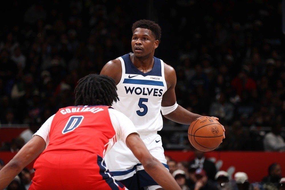 第三名：东契奇（16.3）数据：33.7分8.1板8.7助1.5断0.6帽东契奇