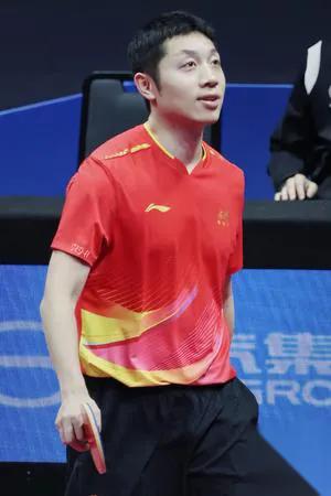 2006年的晚上，石悦回家跟老婆说：“我卡上多了4100万。”

老婆以为他疯了