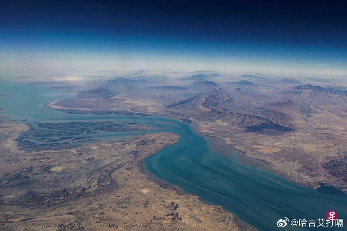 凤凰新闻【俄罗斯是美伊战争的最大赢家？】但这是短期的，估计最多也就一个月的红利期