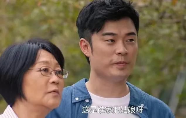 《好团圆》
向中和前夫重归于好，向中的婆婆也在慢慢的康复，她看到向中走过来，她问