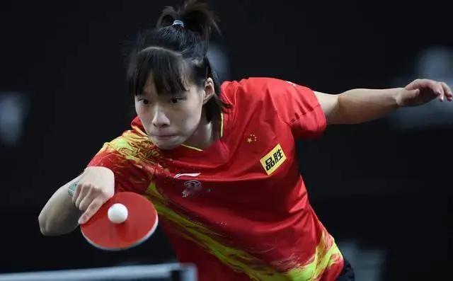 国乒重用的选手石洵瑶连输内战，令人费解？
石洵瑶是国乒重点培养的选手，给她太多的