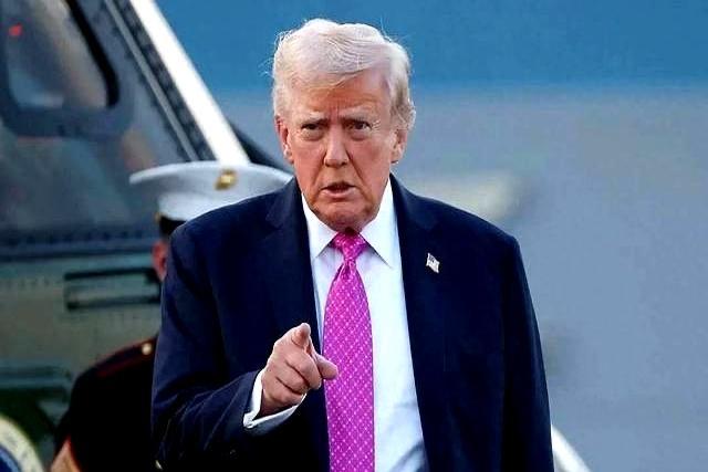 继续劝降，特朗普敦促泽连斯基要行动起来。据俄罗斯卫星通讯社报道，特朗普在接受媒体