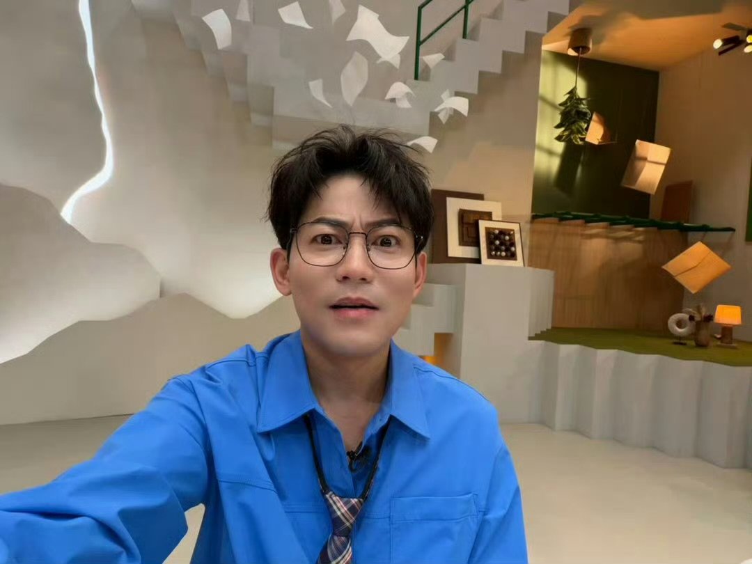 我看后会友期和苏醒一个表情苏醒演我看后会友期 哈哈哈哈哈蚌埠住了呀 我看后会友期