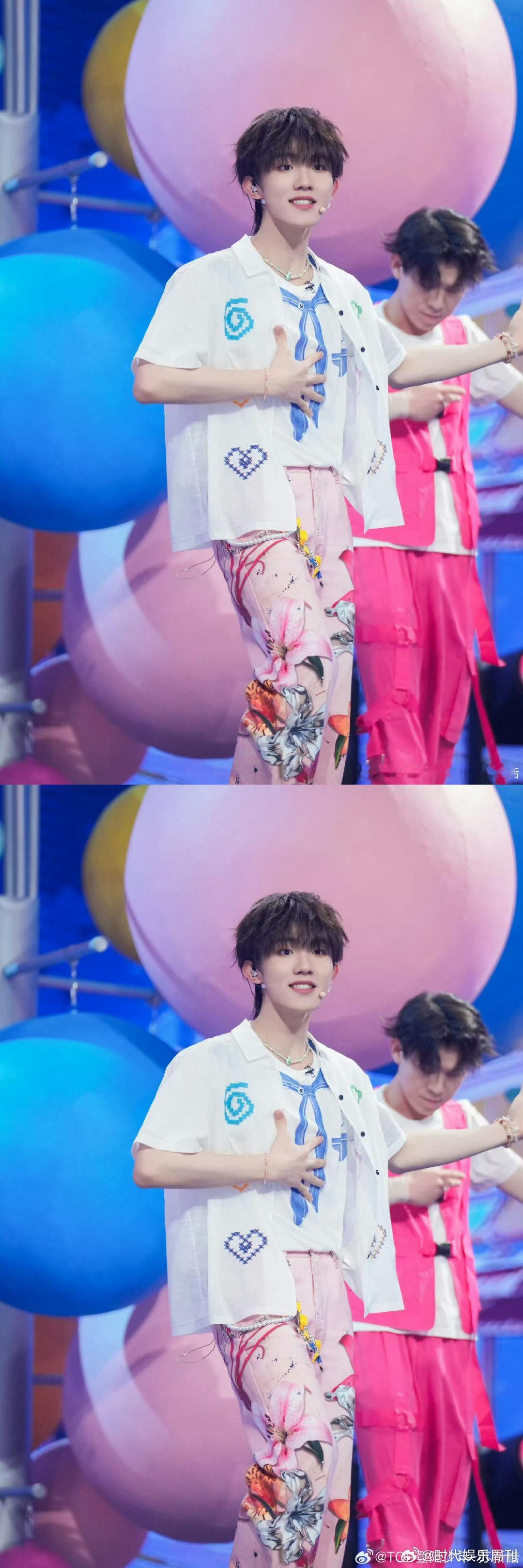 苏新皓脑子里有一万个新灵感正在生成中你好星期六苏新皓[超话]脑子里装着一万个灵感