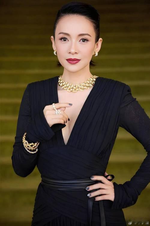 离婚不到两年章子怡又官宣喜讯。
     这节奏真是让人惊叹。想当年汪峰空降9克