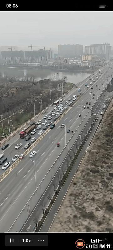 什么是聪明，这才是聪明。畅通无阻，专属路线，仿佛规道行驶。
开的不孬，骑着线一点