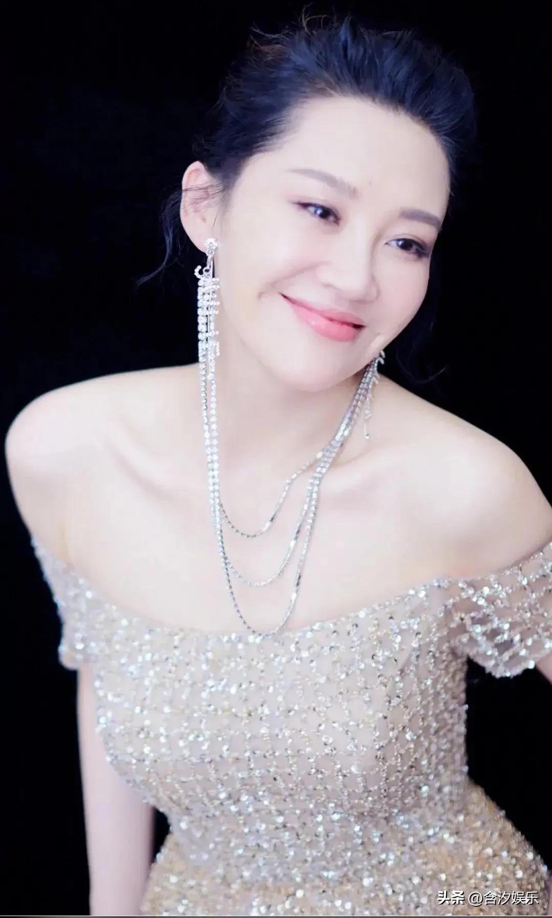 当年，刘波为追许晴豪掷3000万买北京四合院当爱巢，两人同居3年，谁料，最后却是