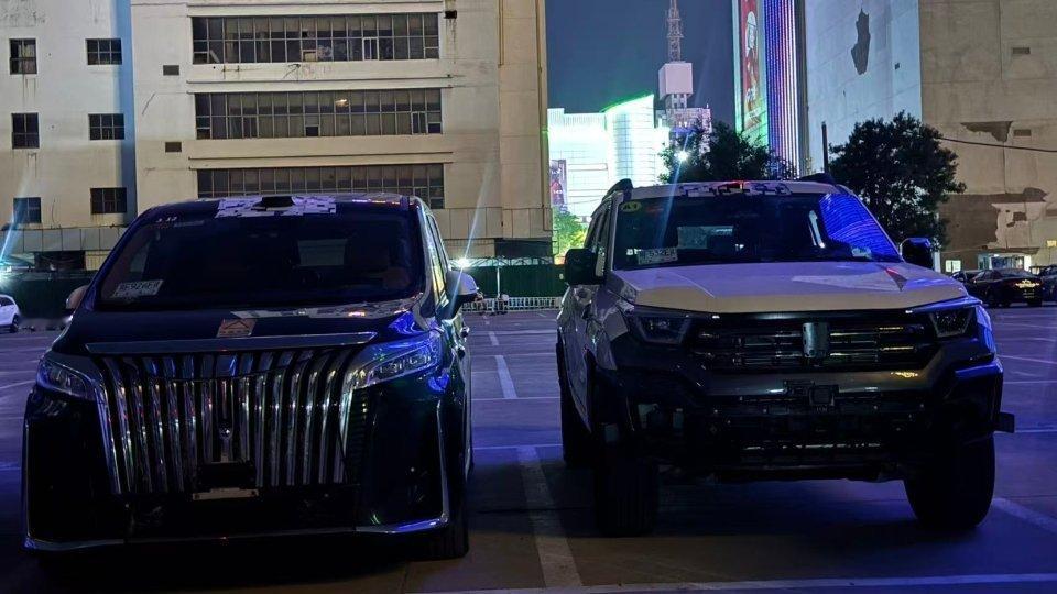已经上市的高山和还没上市的坦克400辅助驾驶套件版测试车[吃瓜] ​​​