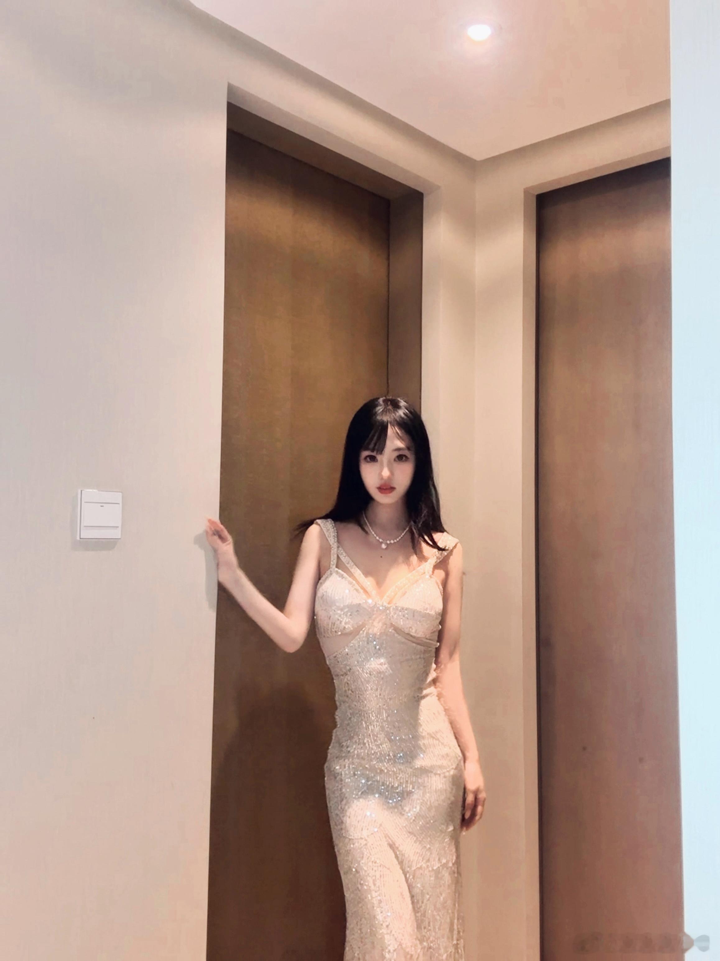 不是恋爱脑是吃饭脑 